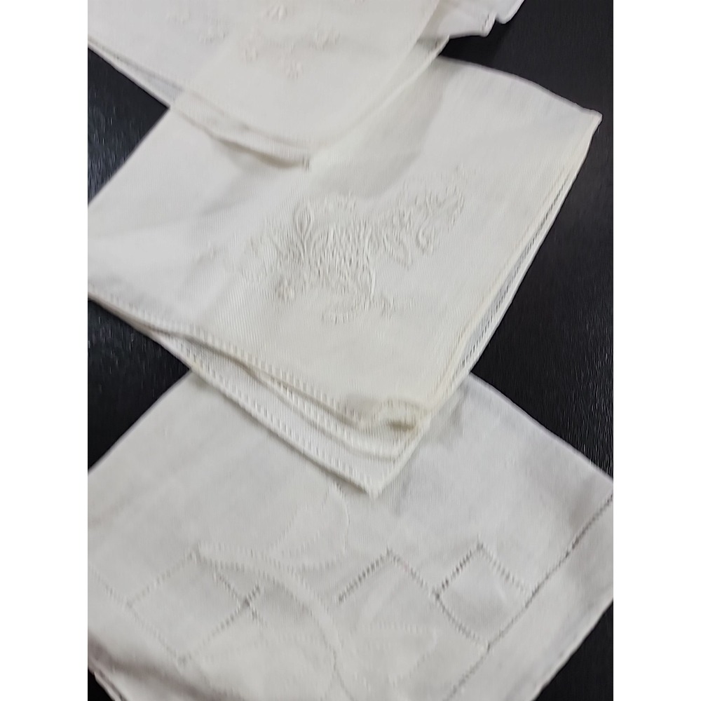 Vintage Dainty White Linen Hankie with Lace Trim Wedding Set Of 3 - Picture 3 of 8